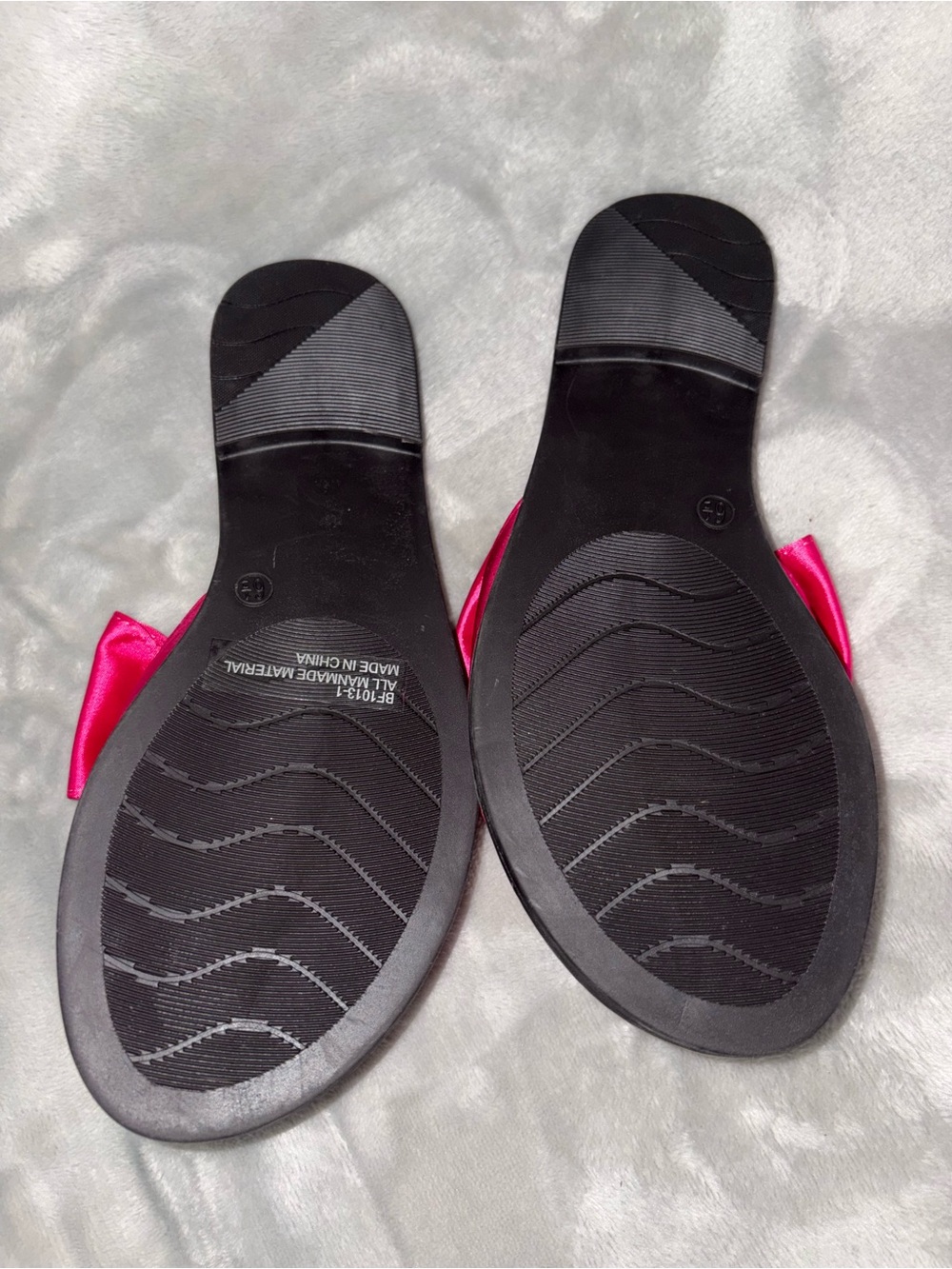 Women’s Hot Pink Bow Slide Sandals - Picture 7 of 7